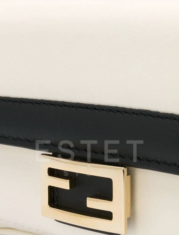 Сумка Fendi Easy 2 Baguette Кремовая
