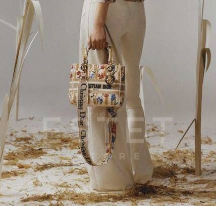 Сумка Dior Lady D-lite Бежевая
